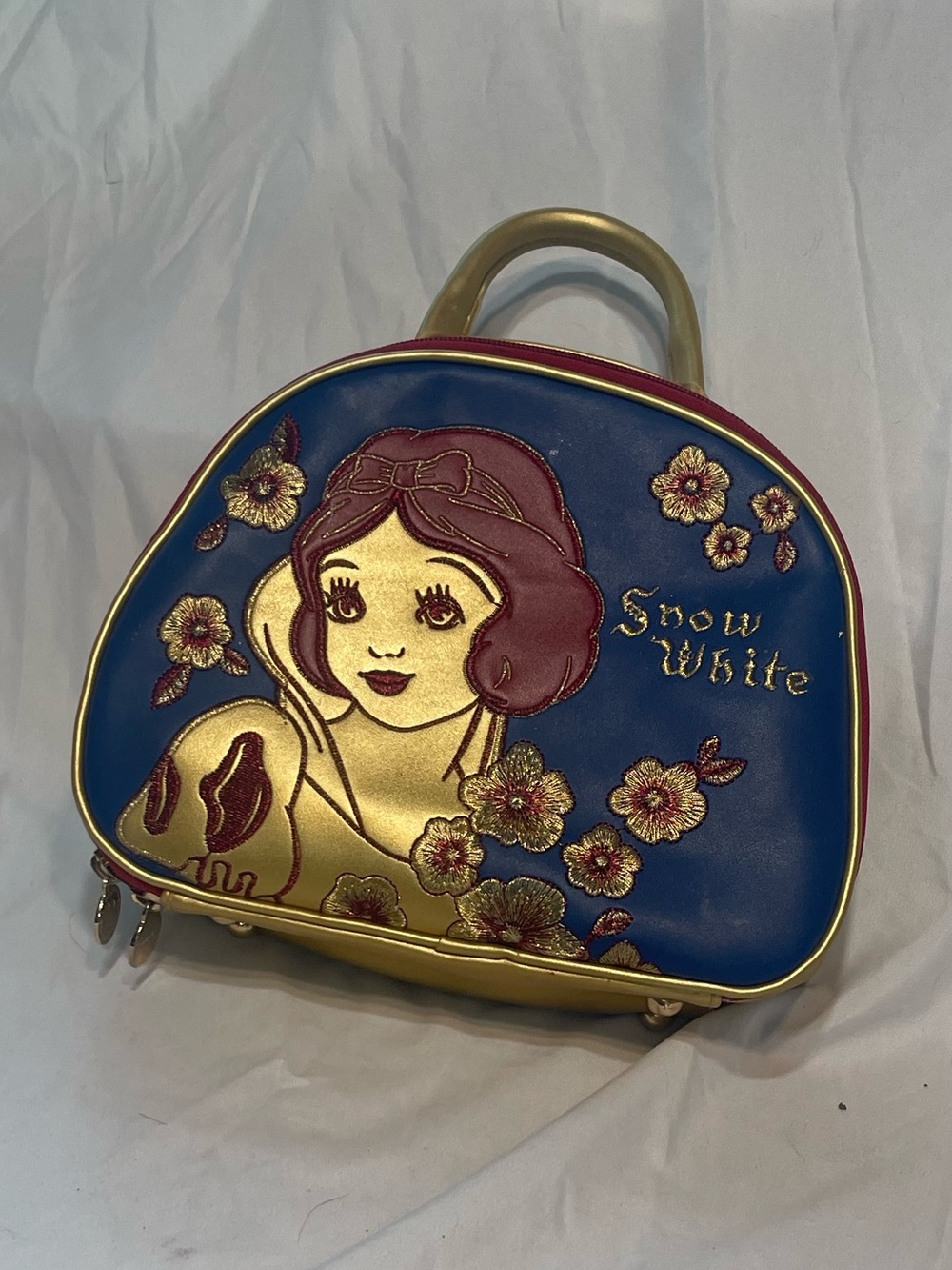 Besáme Cosmetics Snow White make-up bag